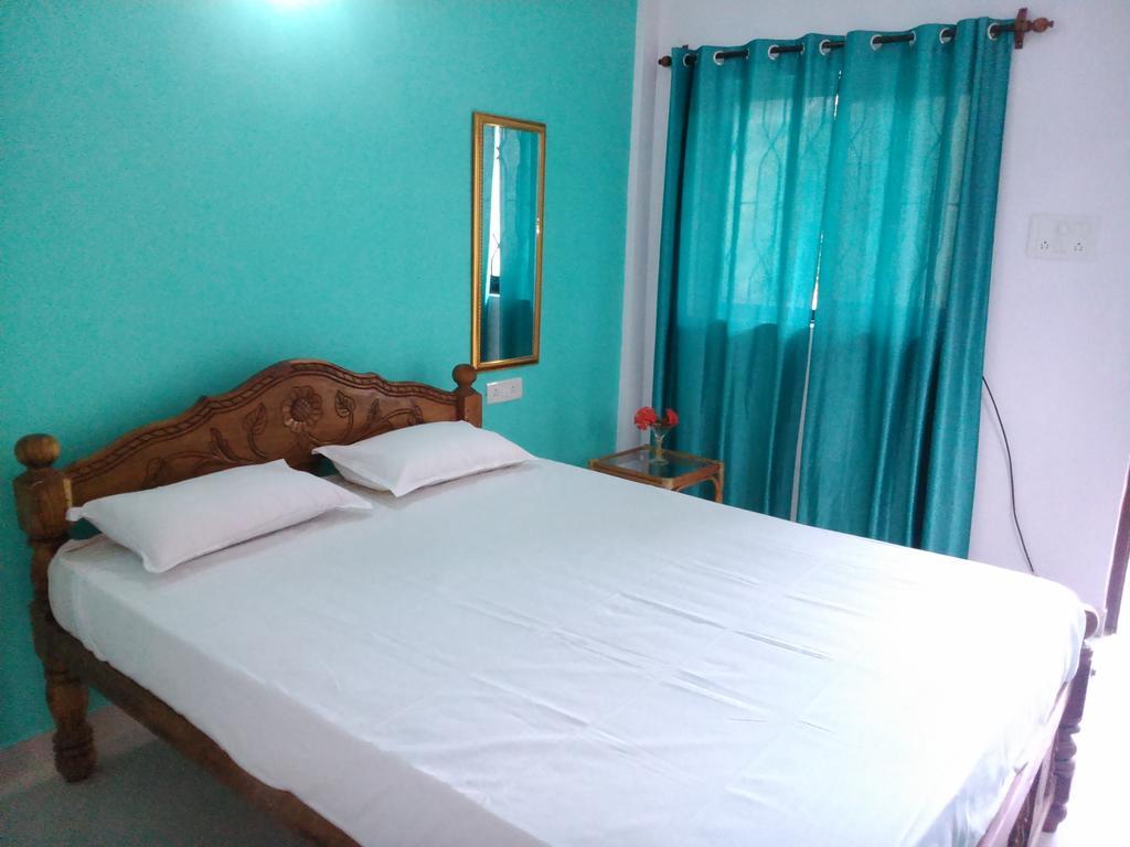 La Blanche Guest House Calangute Room photo